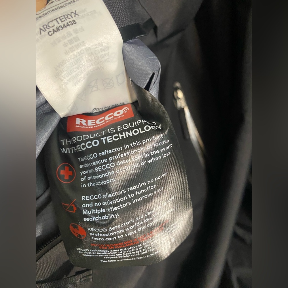 Arc'teryx  Sabre SV Black Men's Jacket - Picture 16 of 16